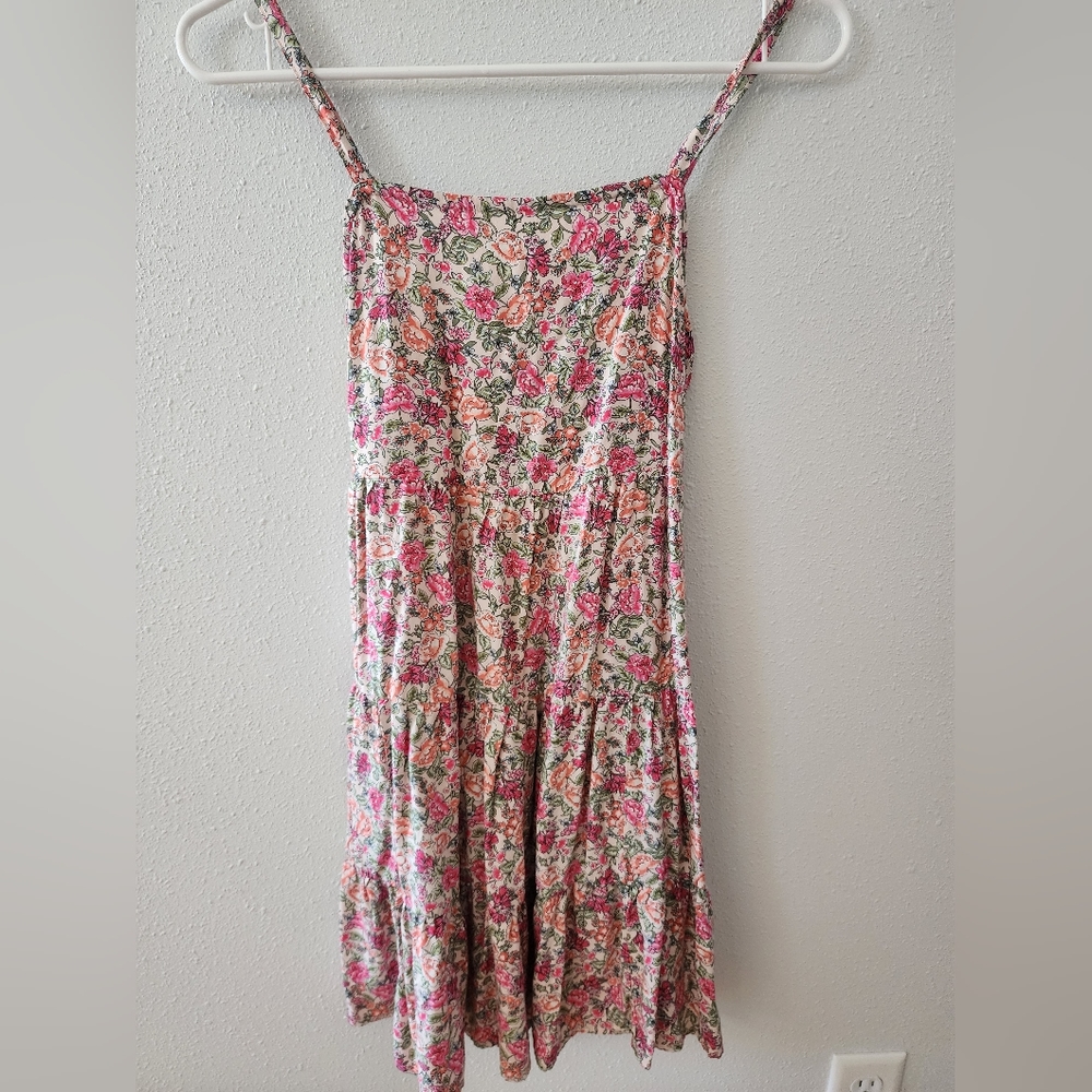 Old Navy floral dress with pockets. Size XS